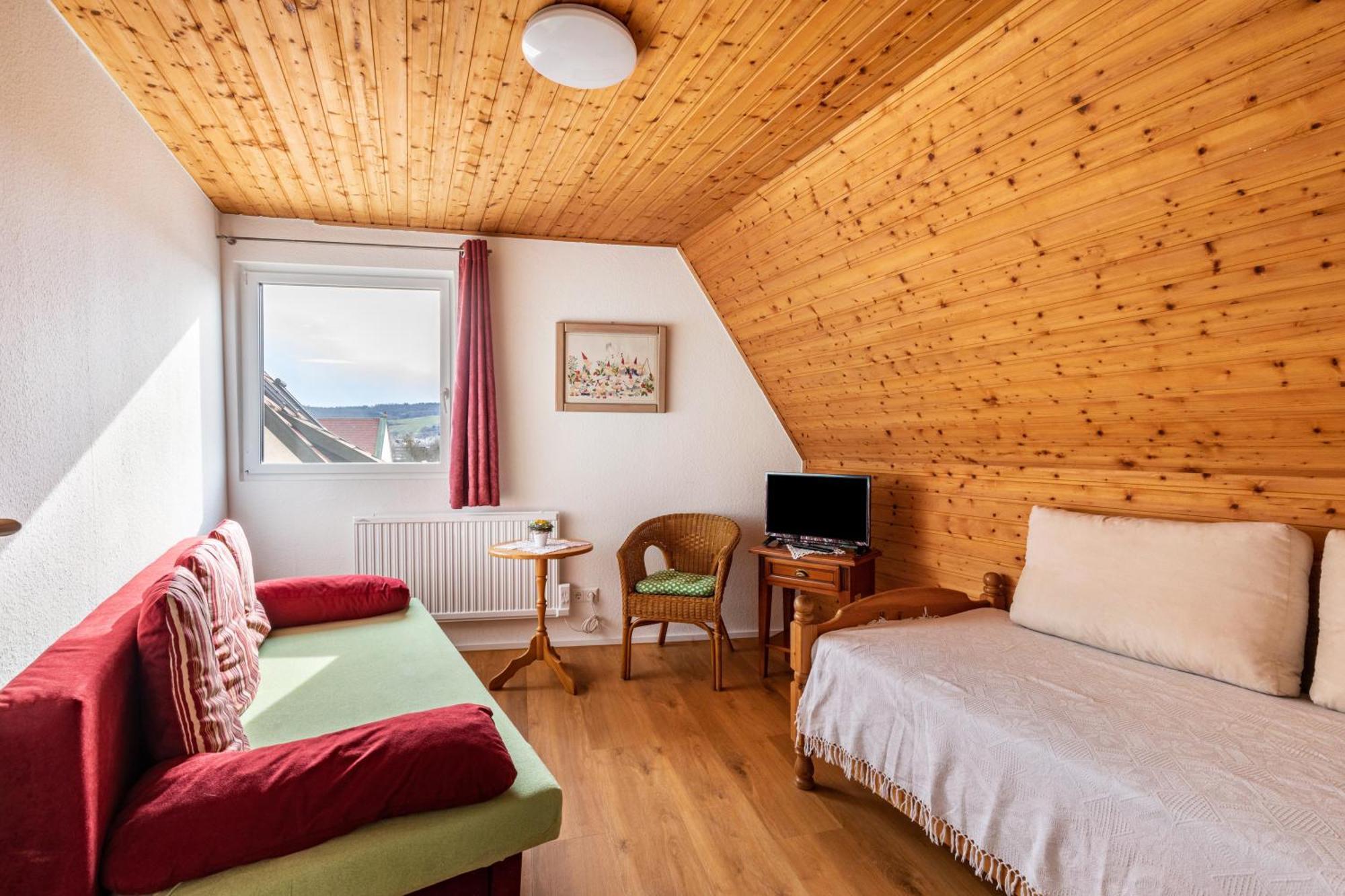 Apartmenthaus Ferienwohnungen Sila 바인슈타트 외부 사진