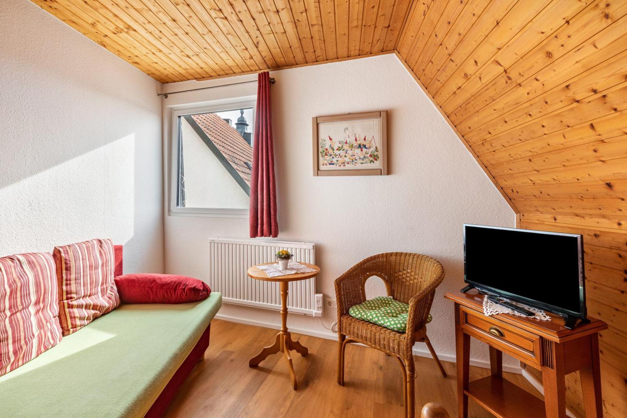 Apartmenthaus Ferienwohnungen Sila 바인슈타트 외부 사진