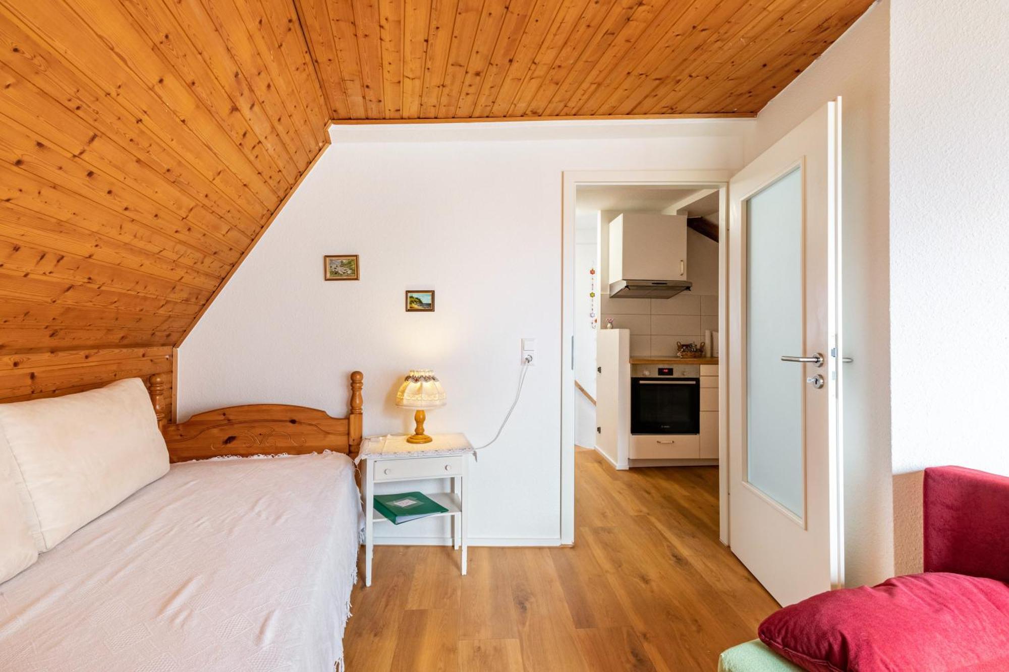 Apartmenthaus Ferienwohnungen Sila 바인슈타트 외부 사진