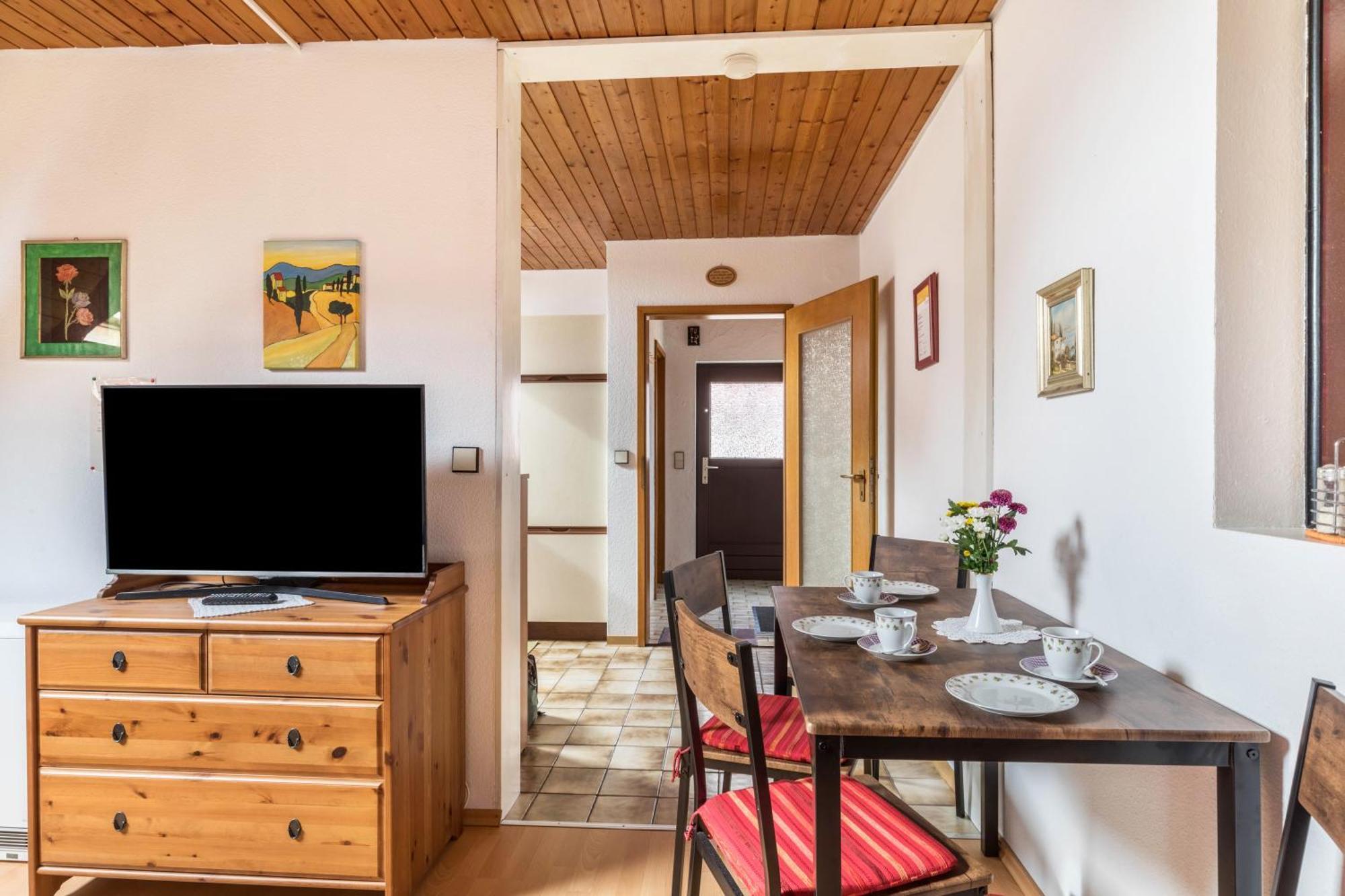 Apartmenthaus Ferienwohnungen Sila 바인슈타트 외부 사진
