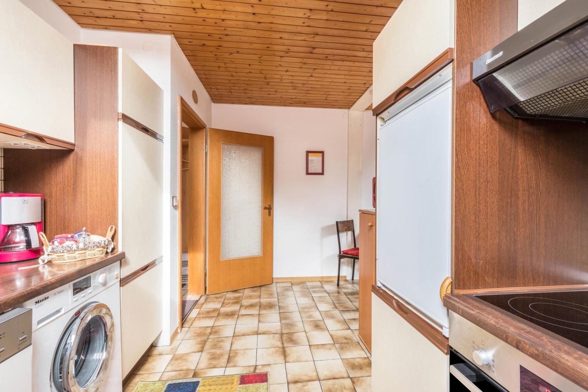 Apartmenthaus Ferienwohnungen Sila 바인슈타트 외부 사진