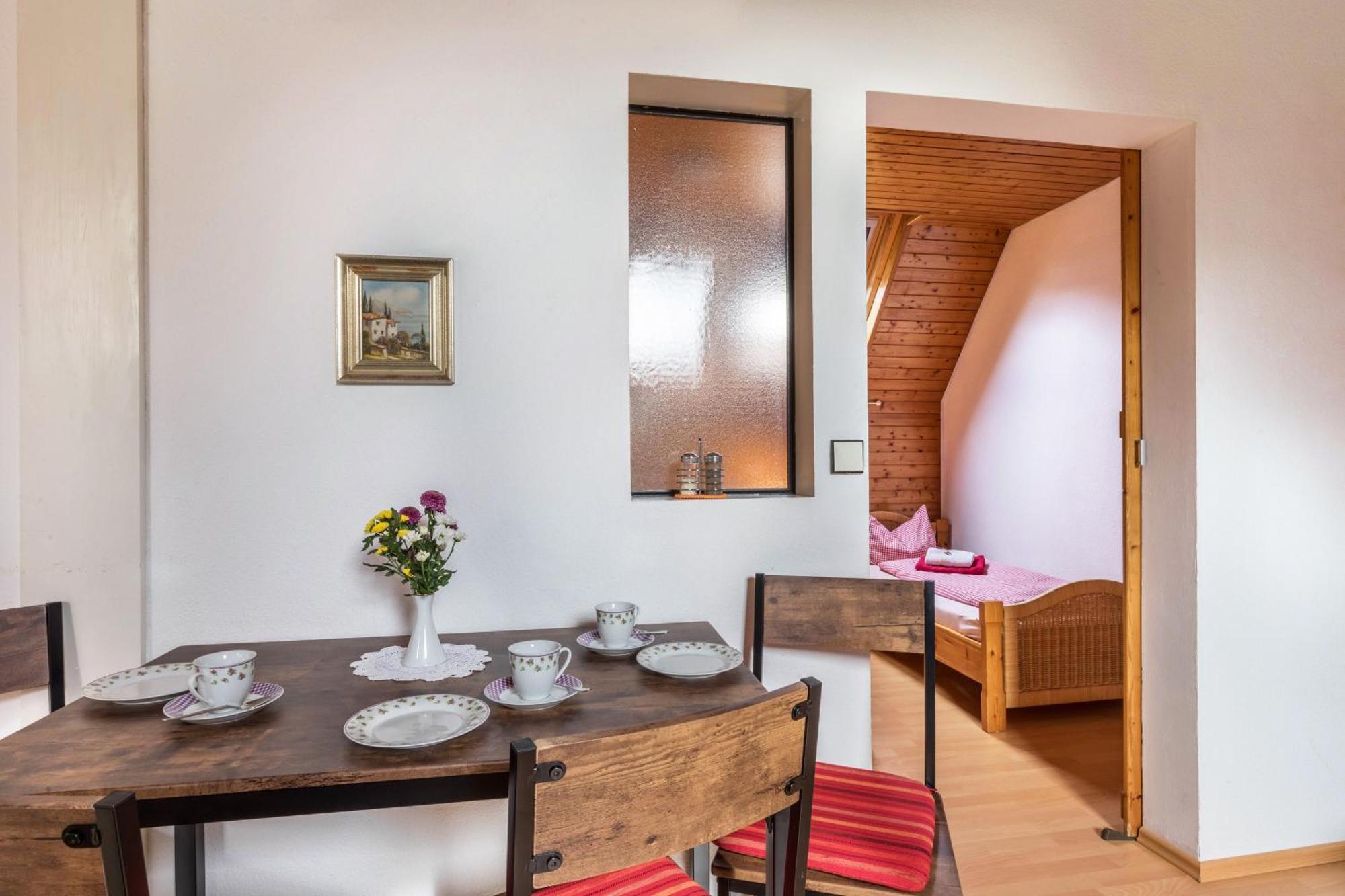 Apartmenthaus Ferienwohnungen Sila 바인슈타트 외부 사진