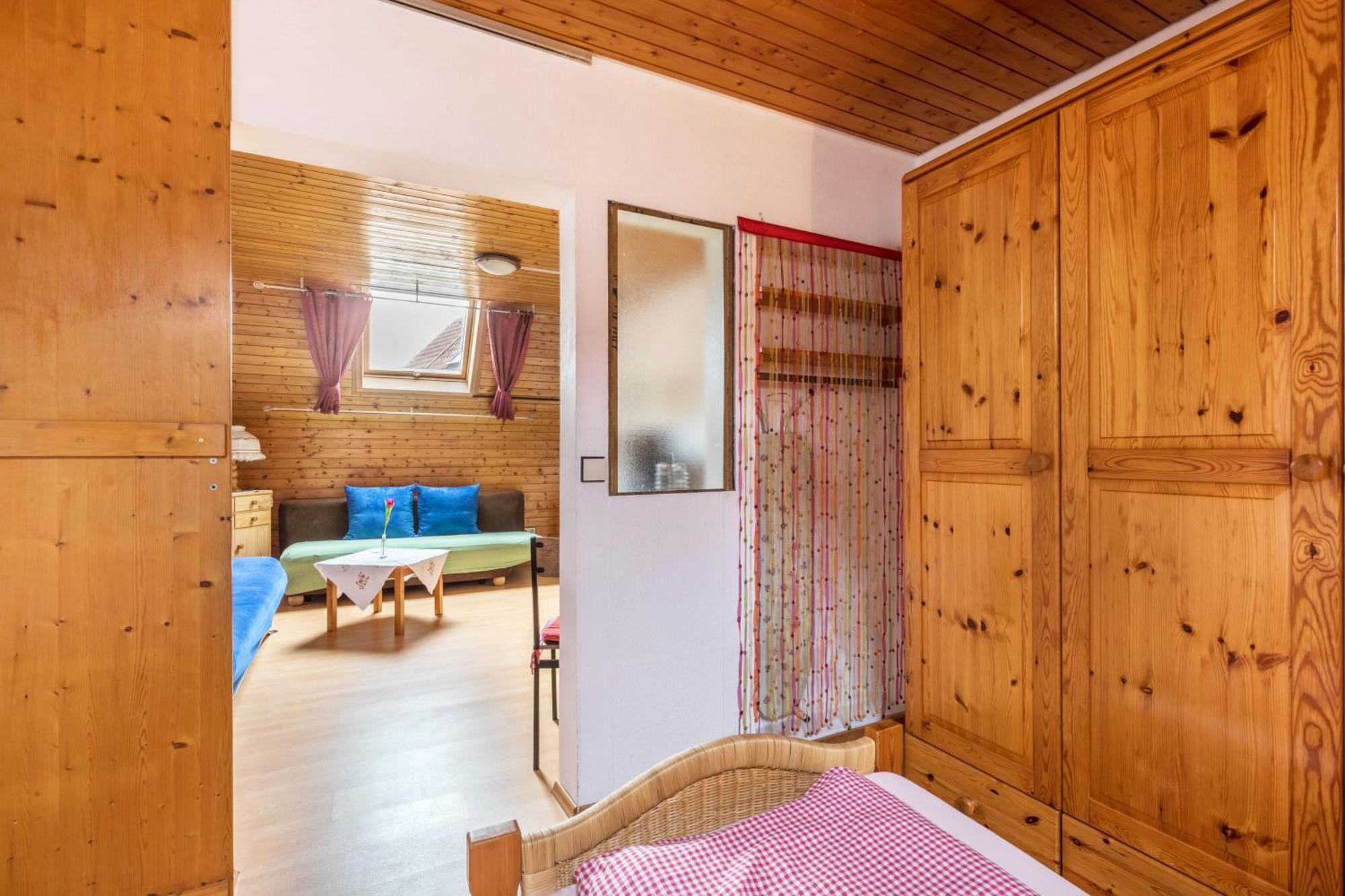 Apartmenthaus Ferienwohnungen Sila 바인슈타트 외부 사진