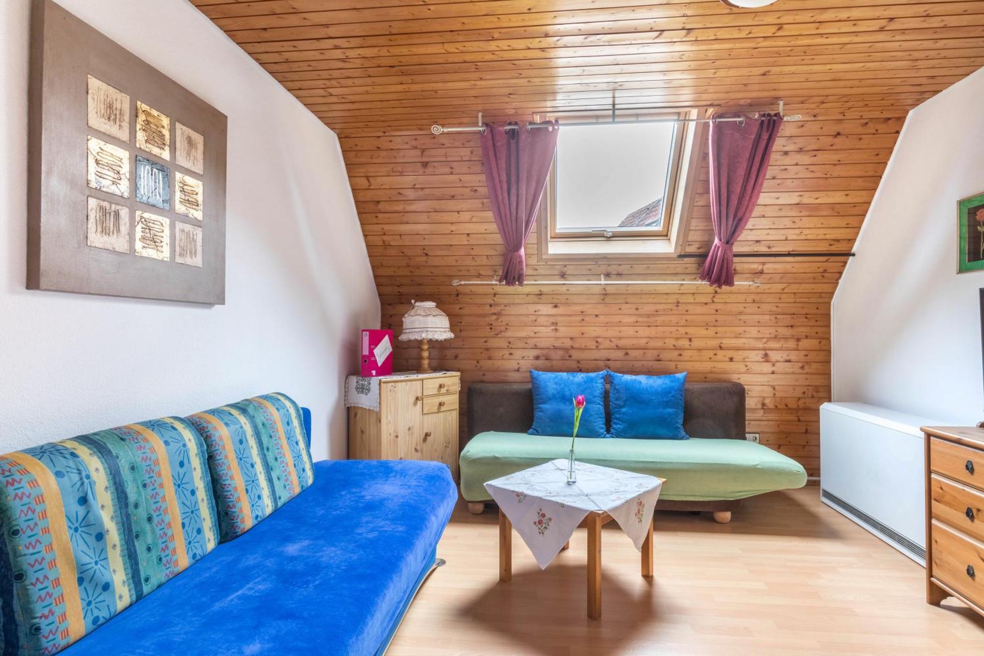 Apartmenthaus Ferienwohnungen Sila 바인슈타트 외부 사진