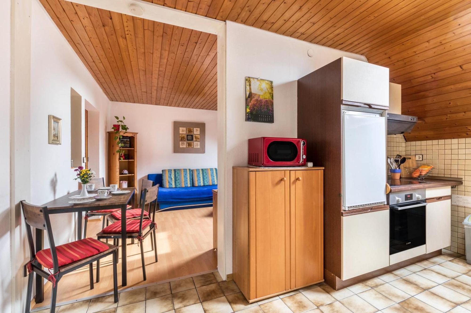 Apartmenthaus Ferienwohnungen Sila 바인슈타트 외부 사진